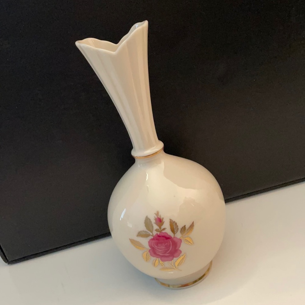 LENOX VASE WITH FUSHIA ROSE AND GOLD LEAVES